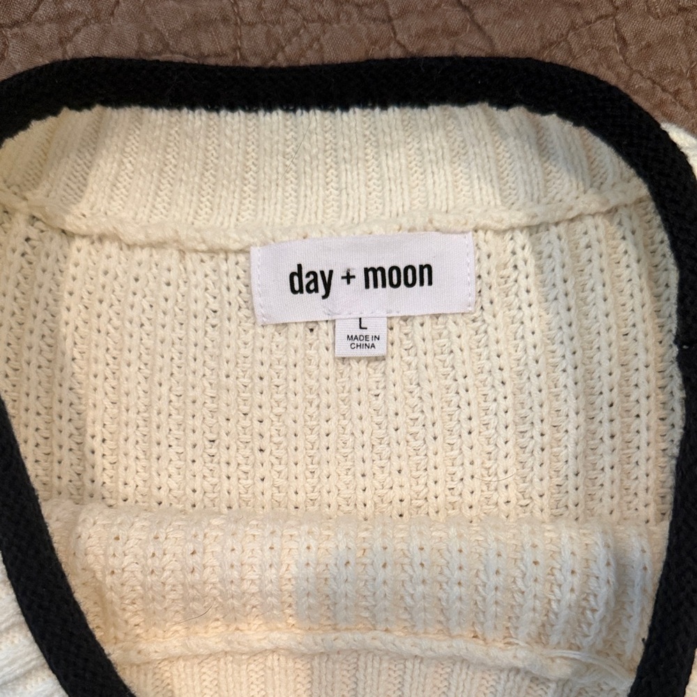 Cream Knit Cropped Tank Sweater with Black Trim - Picture 2 of 3